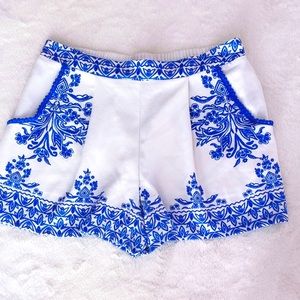 Xhilaration lace shorts